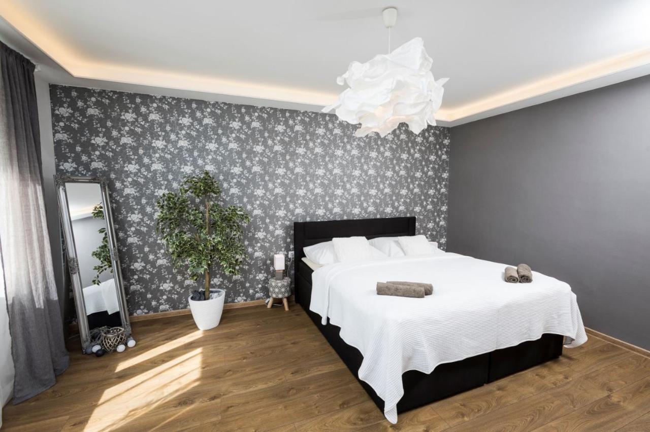 Sting Apartmany Trinec Dış mekan fotoğraf